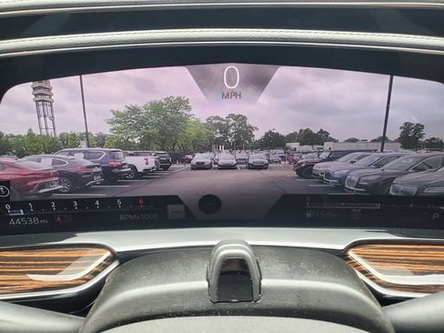 Used 2024 Cadillac Escalade Premium Luxury AWD/4WD image 16