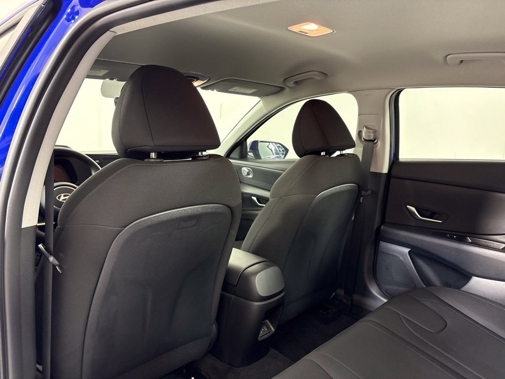 Certified 2025 Hyundai Elantra Hybrid FWD image 19