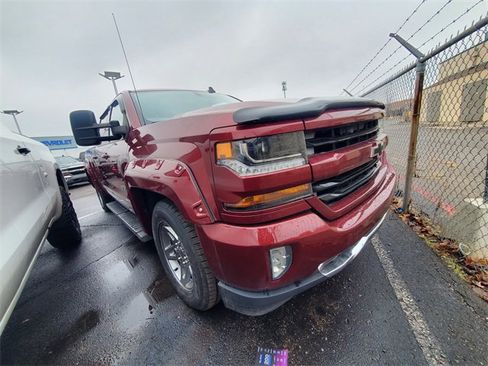 Used 2017 Chevrolet Silverado 1500 LT image 2