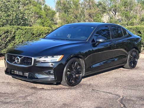 Used 2019 Volvo S60 T5 R-Design FWD image 5