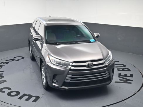 Used 2019 Toyota Highlander Limited image 31