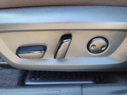 Used 2023 Nissan Rogue SV image 17