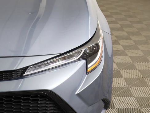 Used 2020 Toyota Corolla LE FWD image 11