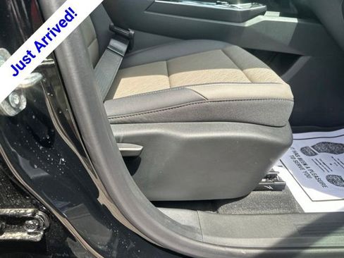 New 2026 Chevrolet Equinox LT w/ Convenience Package II FWD image 33