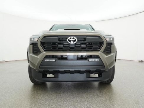Used 2025 Toyota Tacoma TRD Sport image 18