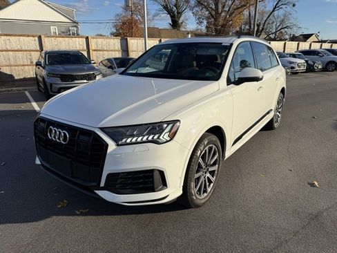 Used 2023 Audi Q7 2.0T Premium Plus w/ Premium Plus Package image 3