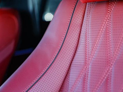 Certified 2025 Mercedes-Benz Maybach GLS 600 4MATIC image 32