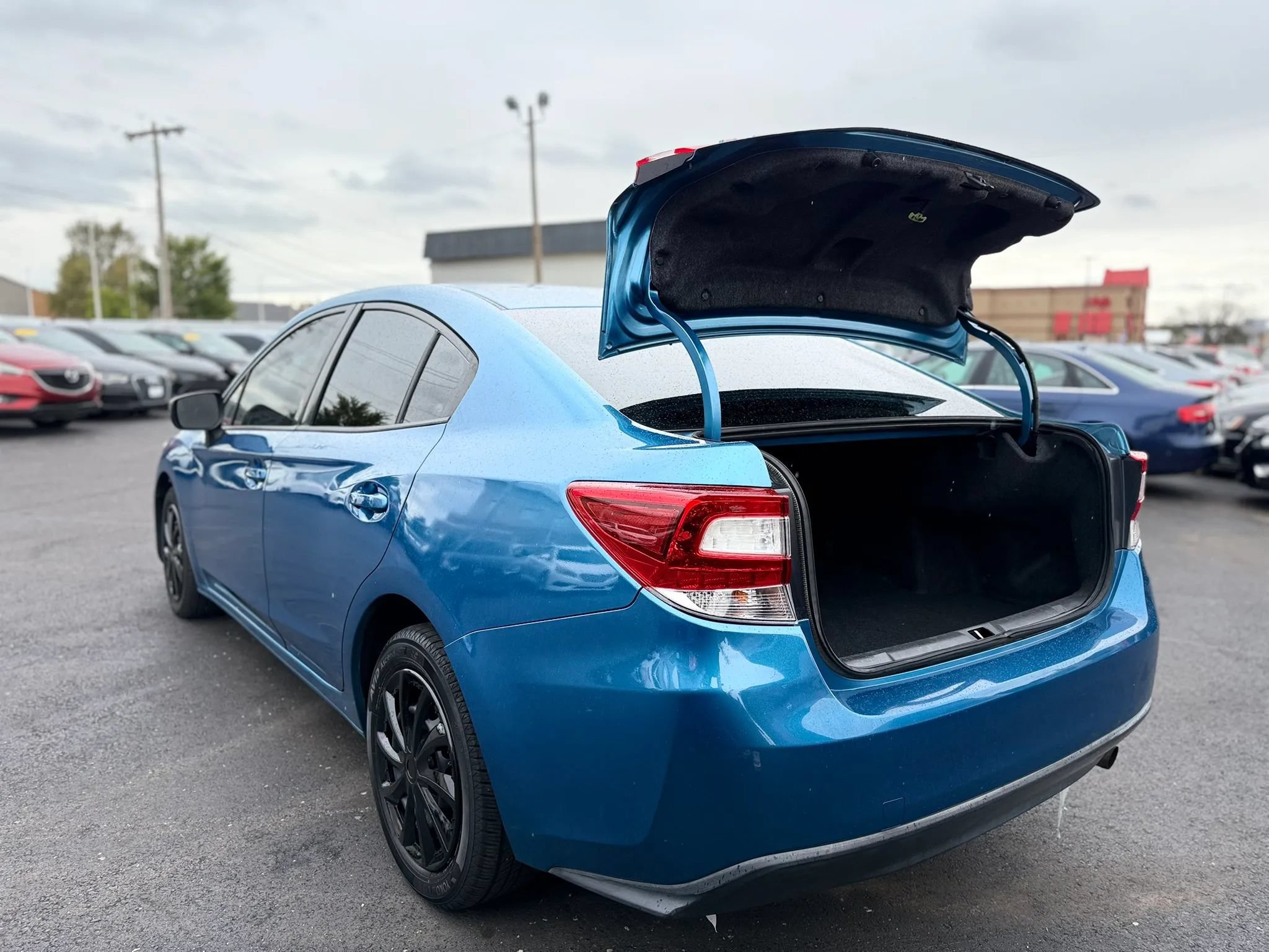 Used 2017 Subaru Impreza 2.0i AWD/4WD image 38