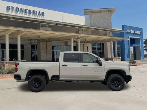New 2026 Chevrolet Silverado 2500 ZR2 AWD/4WD image 4