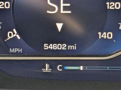 Used 2024 Chevrolet Suburban Premier image 27