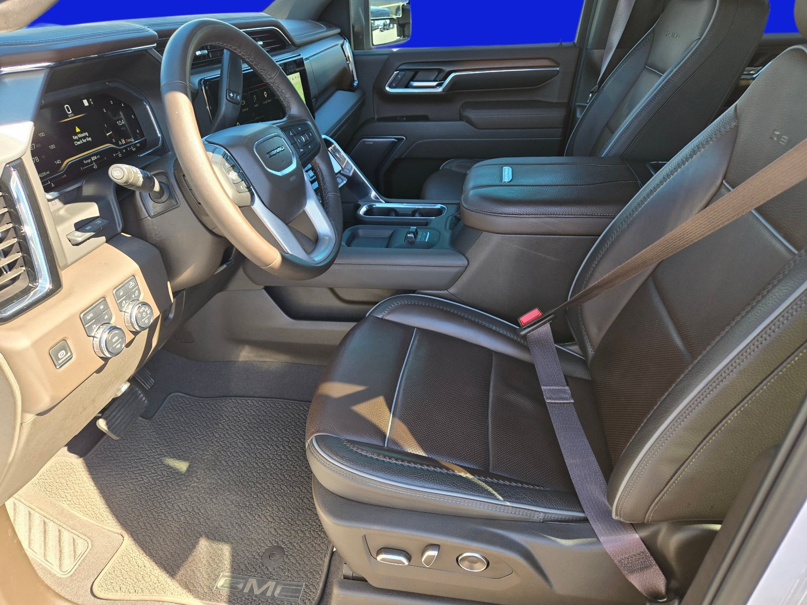 Used 2025 GMC Sierra 2500 Denali w/ Denali Reserve Package AWD/4WD image 16