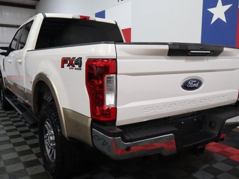 Used 2019 Ford F250 Lariat w/ Lariat Value Package AWD/4WD image 11