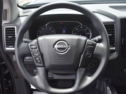 Used 2024 Nissan Frontier SV RWD image 18