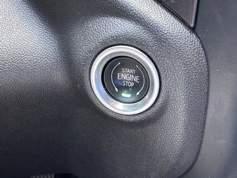 Used 2022 GMC Sierra 1500 AT4 w/ AT4 Premium Package AWD/4WD image 8