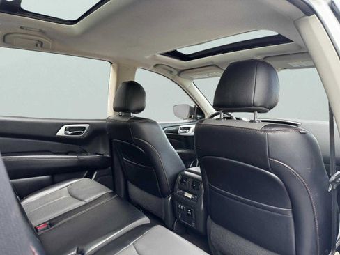 Used 2020 Nissan Pathfinder SL image 55