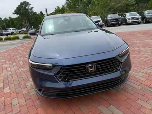 Certified 2023 Honda Accord EX image 4