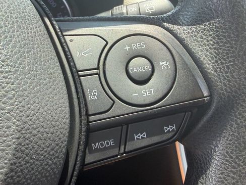 Used 2020 Toyota RAV4 XLE w/ Convenience Package FWD image 26