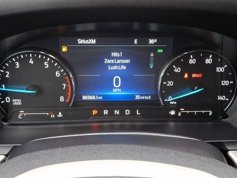 Used 2022 Ford Explorer XLT image 25