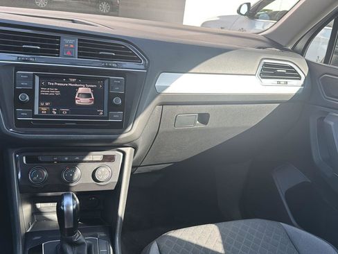 Used 2020 Volkswagen Tiguan S image 11