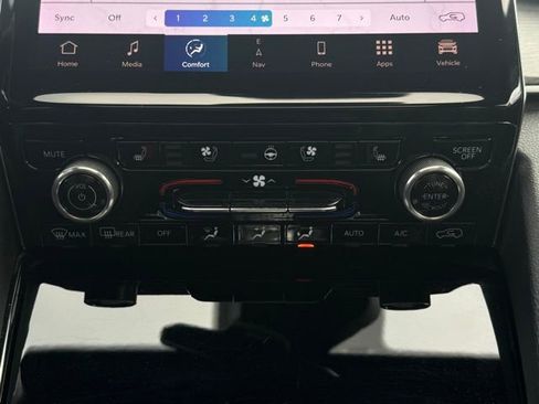 Certified 2022 Jeep Grand Cherokee Overland w/ Adv Protech Group III image 37