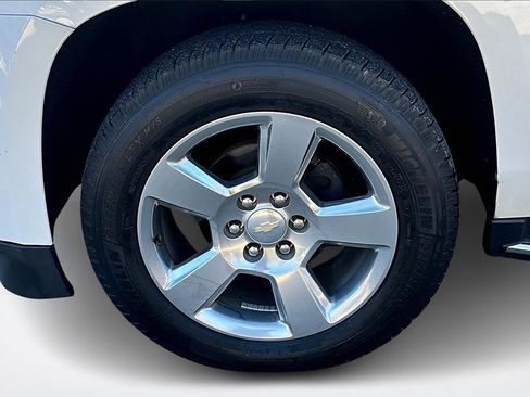 Used 2020 Chevrolet Suburban Premier image 32