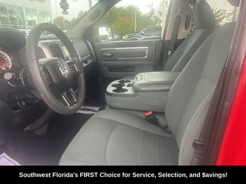 Used 2020 RAM 1500 Classic SLT image 2