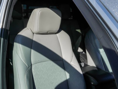 Certified 2025 Toyota Tacoma Limited image 27