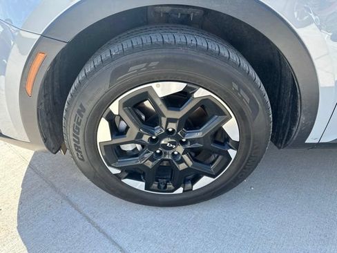 Used 2025 Kia Sorento S w/ Panoramic Sunroof Package FWD image 2