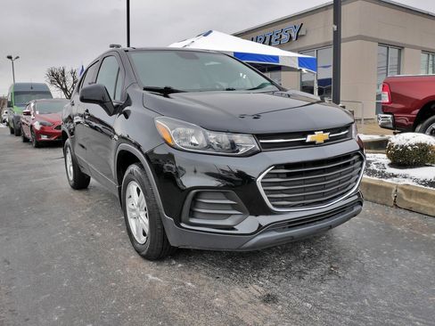 Used 2020 Chevrolet Trax LS w/ Tint and Cruise Package image 3