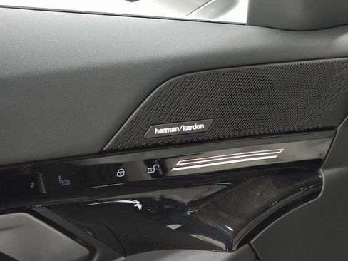 Certified 2025 BMW 530i xDrive image 17