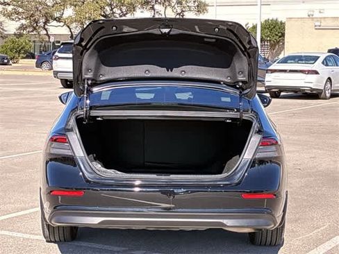 Used 2024 Honda Accord Sport image 37