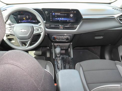 Used 2025 Chevrolet TrailBlazer LT FWD image 10