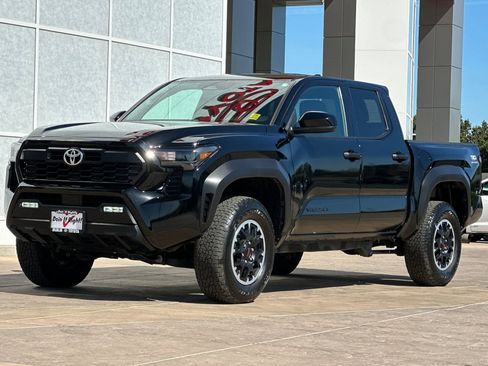 Certified 2025 Toyota Tacoma TRD Off-Road image 10