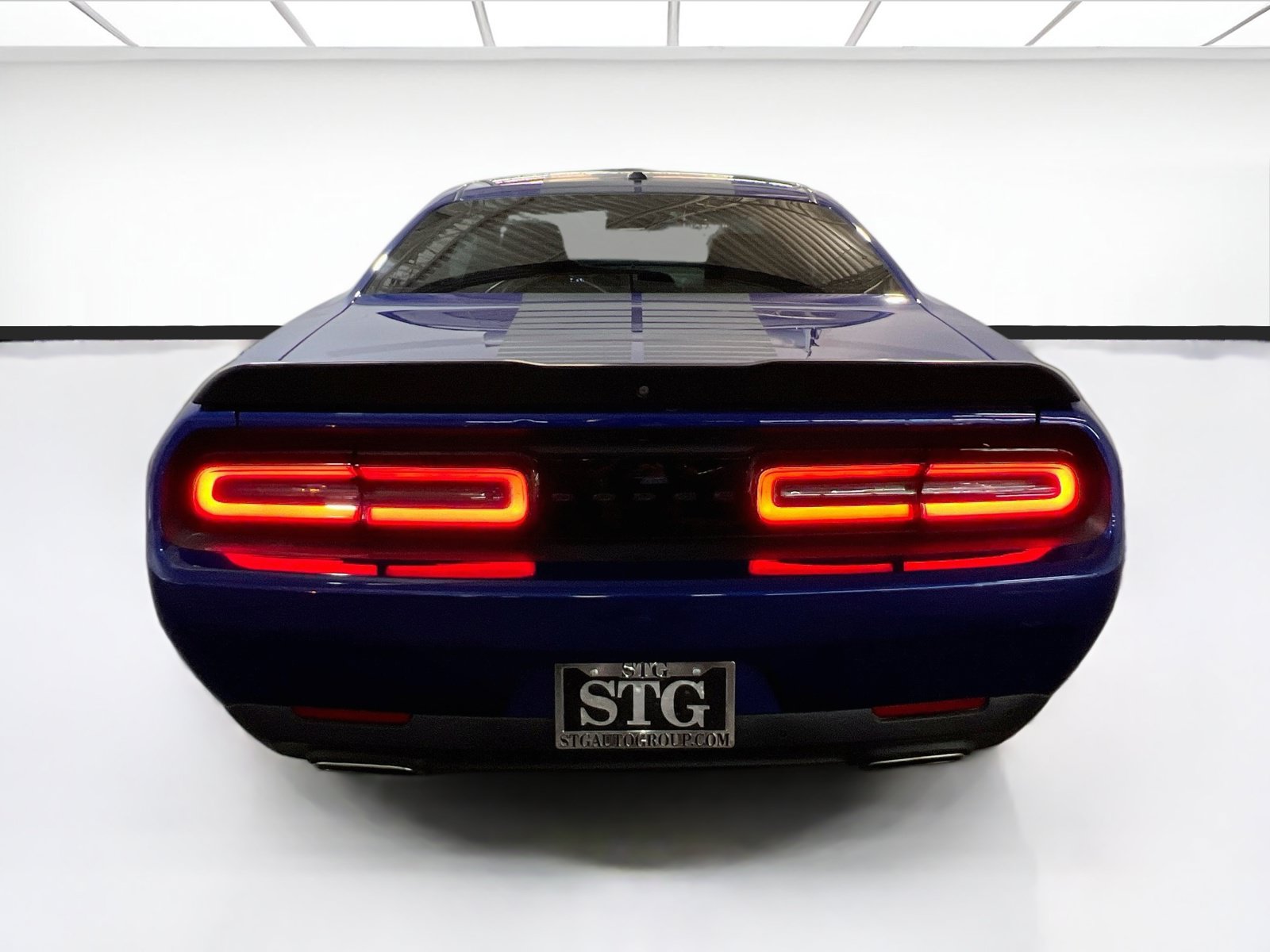 Used 2021 Dodge Challenger SXT w/ Driver Convenience Group RWD image 5