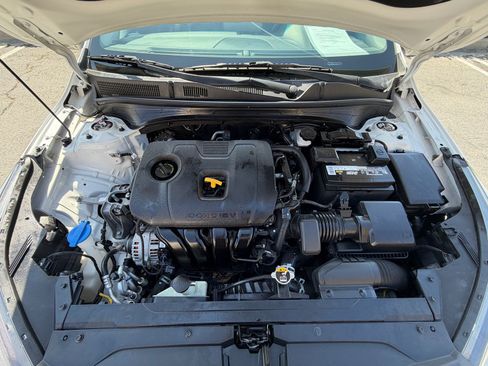 Used 2019 Kia Forte LXS FWD image 16