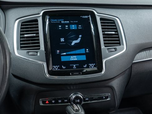 Used 2020 Volvo XC90 T6 Momentum image 19