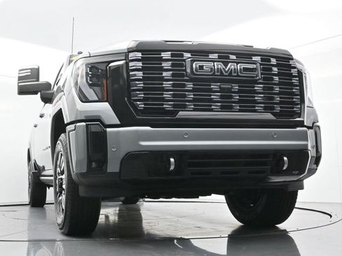 Used 2025 GMC Sierra 3500 Denali Ultimate AWD/4WD image 45