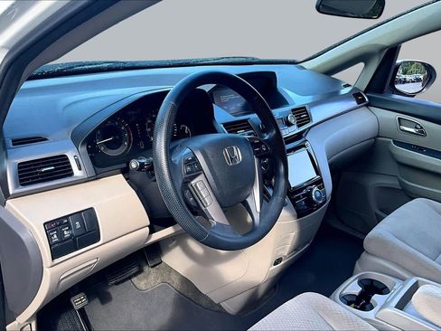 Used 2016 Honda Odyssey EX image 17