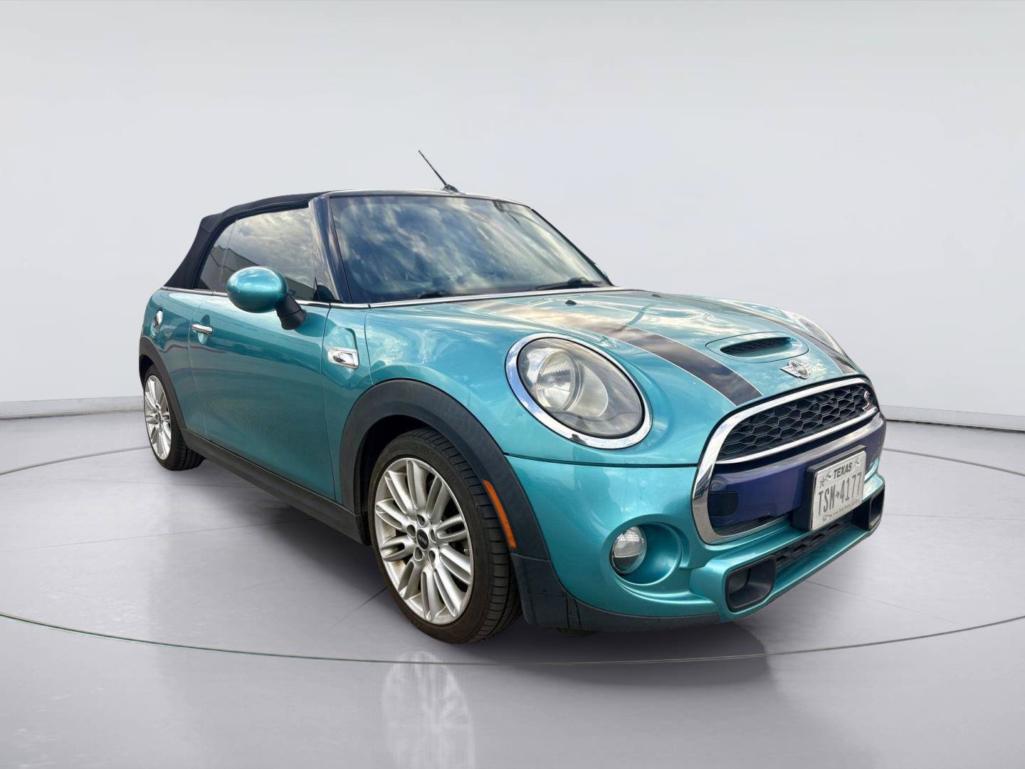 Used 2017 MINI Cooper S FWD image 1