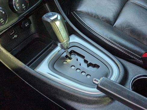 Used 2011 Chrysler 200 Limited image 12