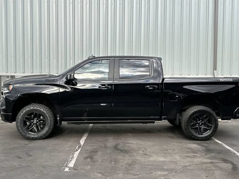 Used 2025 Chevrolet Silverado 1500 LT Trail Boss w/ LT Trail Boss Premium Package AWD/4WD image 7