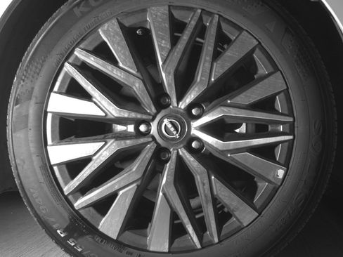 Used 2025 Nissan Altima 2.5 SV image 13