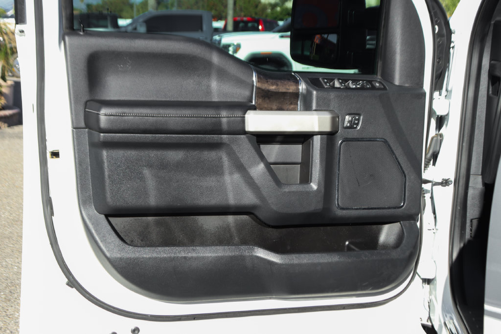 Used 2022 Ford F250 Lariat w/ Black Appearance Package AWD/4WD image 16