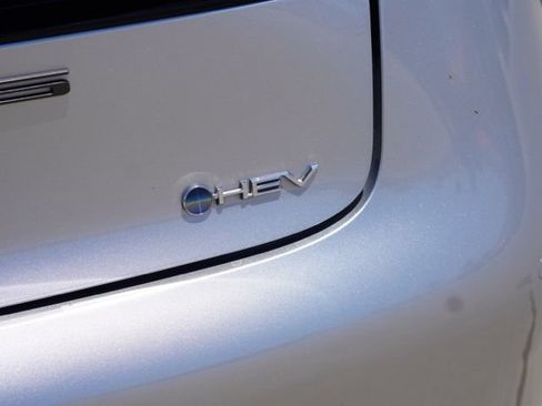 Used 2024 Toyota Prius LE FWD image 10