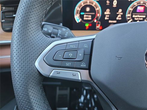 New 2026 Volkswagen Tiguan SEL R-Line image 16