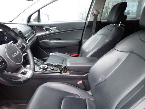 Certified 2023 Kia Sportage EX image 8