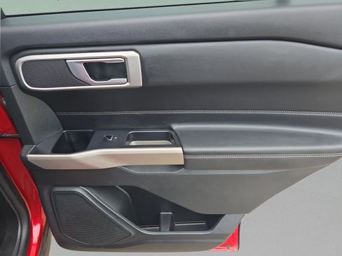 Used 2023 Ford Explorer XLT w/ Equipment Group 202A image 26