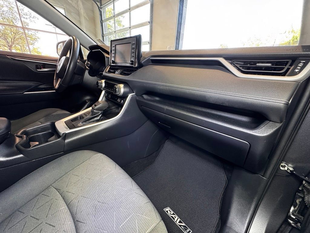 Certified 2021 Toyota RAV4 XLE w/ Convenience Package AWD/4WD image 53