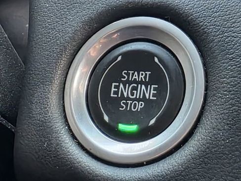 Used 2021 Chevrolet Suburban LT RWD image 21