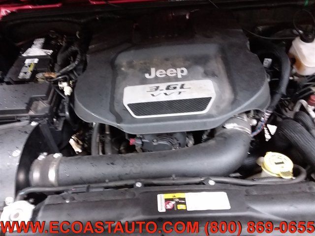 Used 2012 Jeep Wrangler Unlimited Sport w/ Connectivity Group AWD/4WD image 9